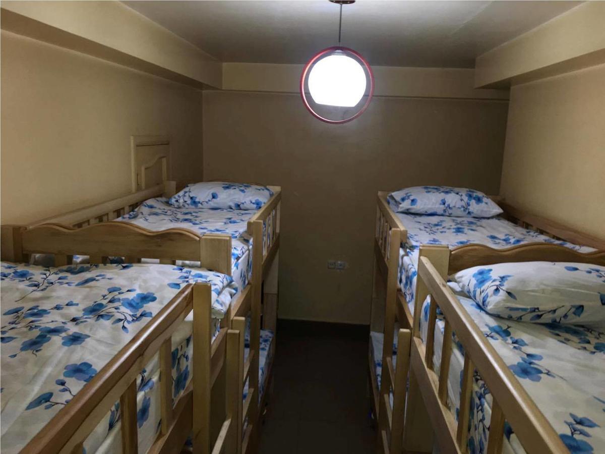 יירבאן Best Hostel Republic Square מראה חיצוני תמונה