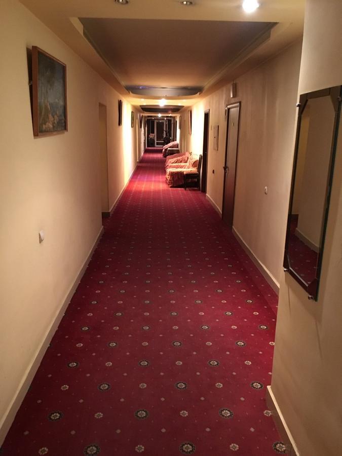 יירבאן Best Hostel Republic Square מראה חיצוני תמונה