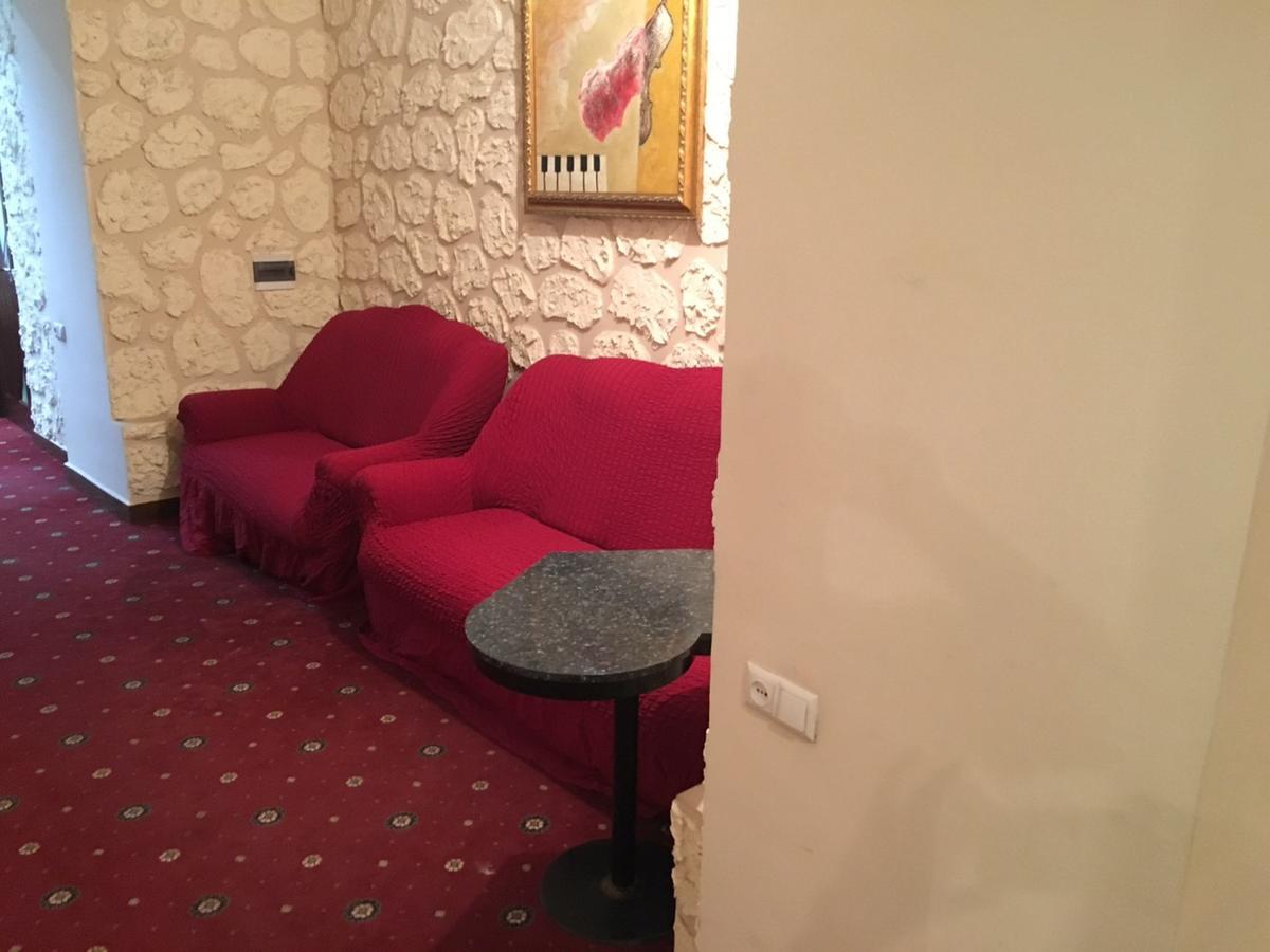 יירבאן Best Hostel Republic Square מראה חיצוני תמונה