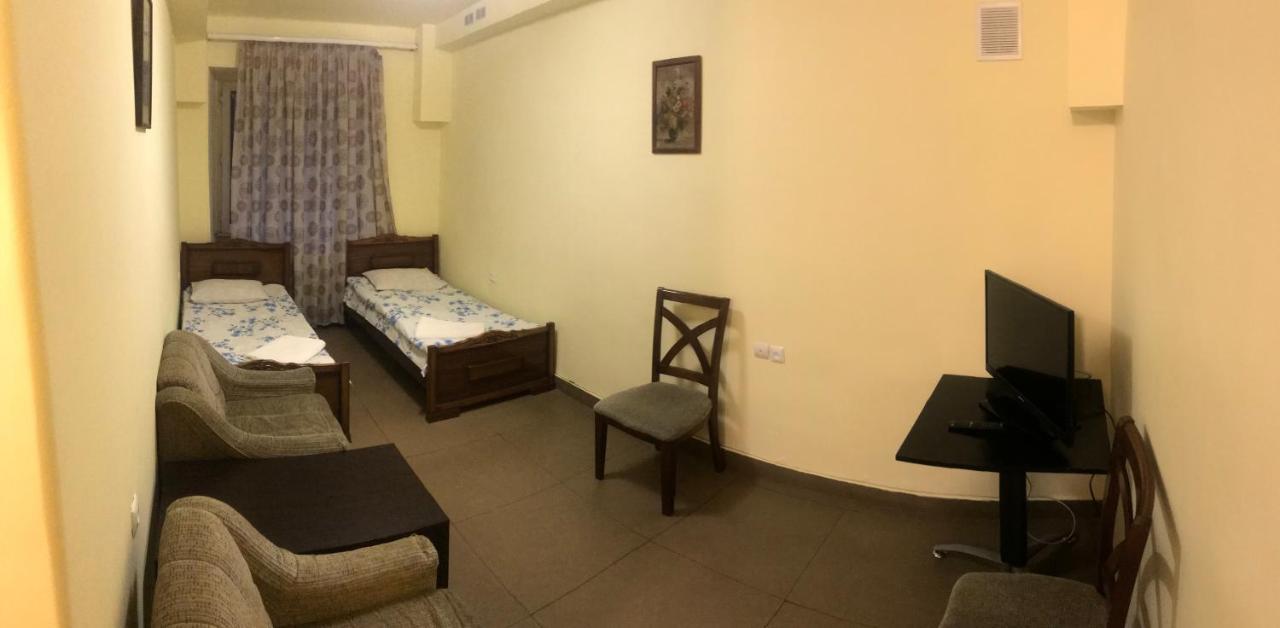 יירבאן Best Hostel Republic Square מראה חיצוני תמונה