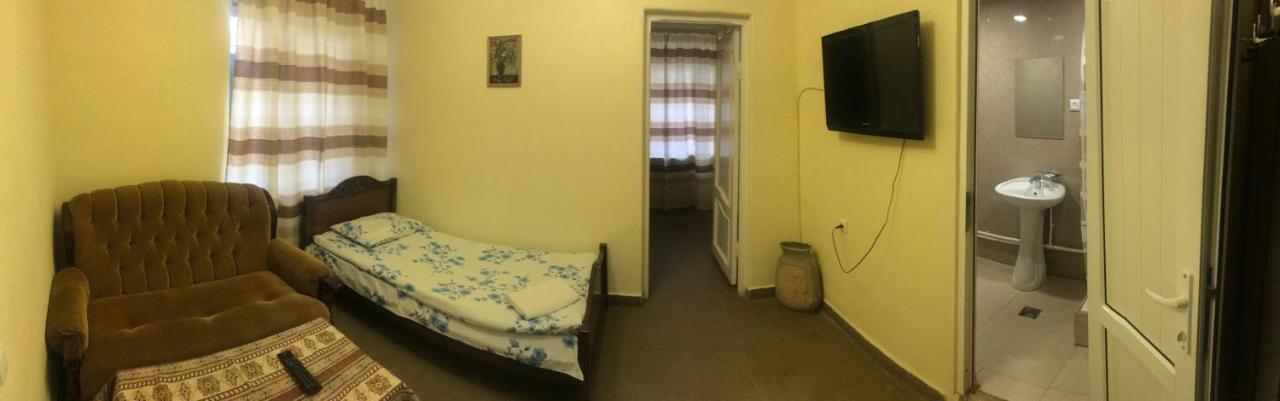 יירבאן Best Hostel Republic Square מראה חיצוני תמונה