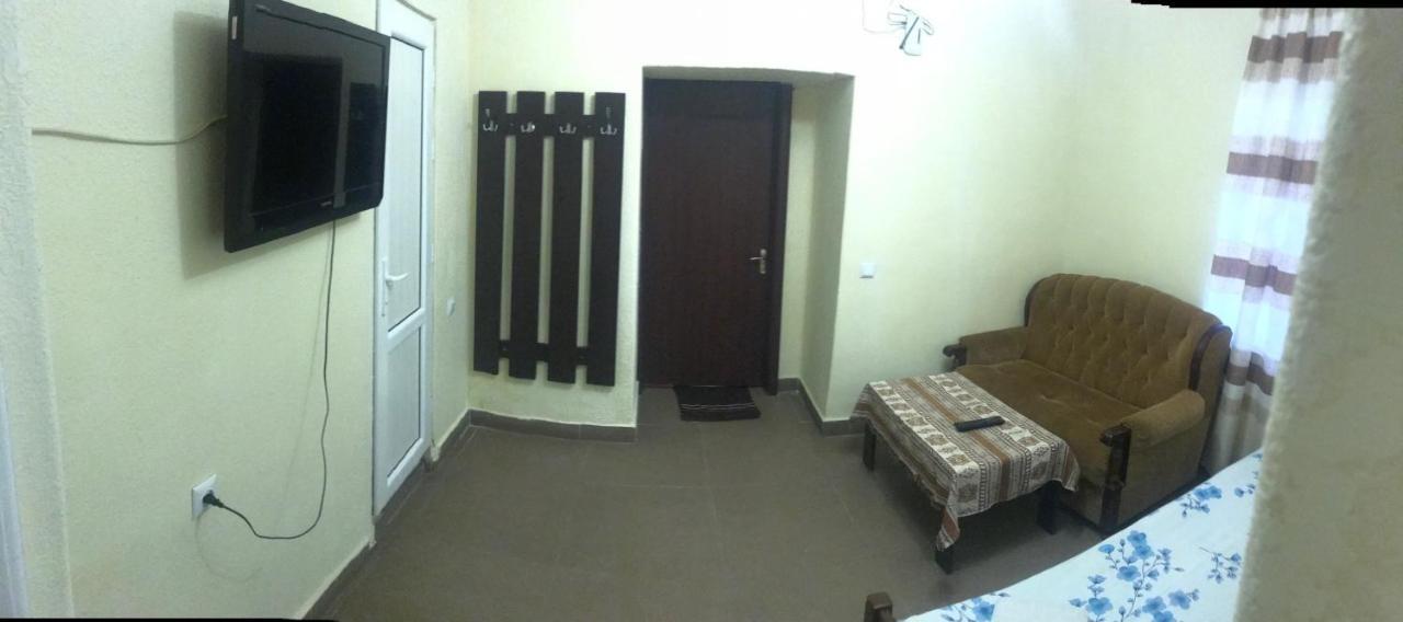 יירבאן Best Hostel Republic Square מראה חיצוני תמונה