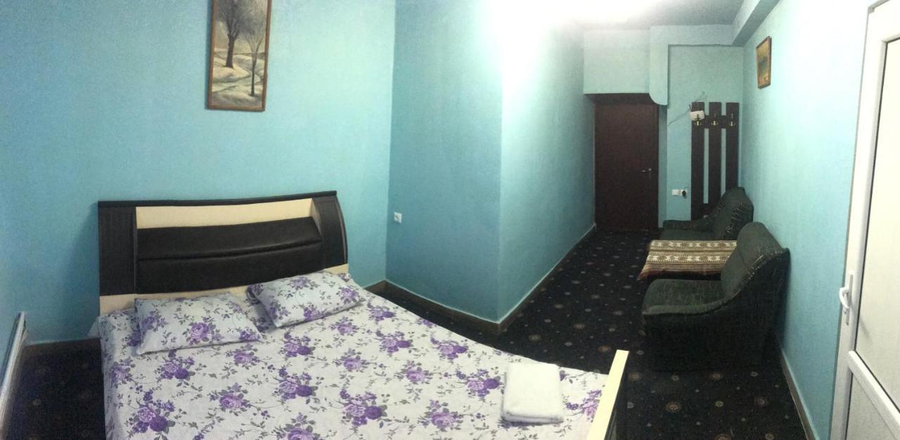יירבאן Best Hostel Republic Square מראה חיצוני תמונה