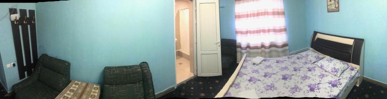 יירבאן Best Hostel Republic Square מראה חיצוני תמונה