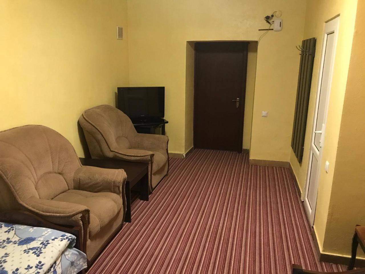 יירבאן Best Hostel Republic Square מראה חיצוני תמונה