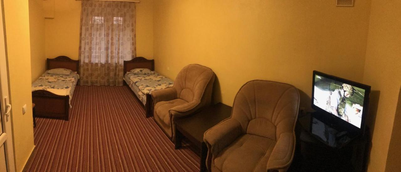 יירבאן Best Hostel Republic Square מראה חיצוני תמונה