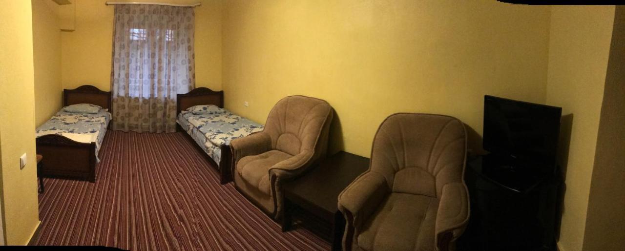 יירבאן Best Hostel Republic Square מראה חיצוני תמונה