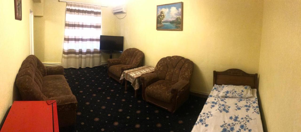 יירבאן Best Hostel Republic Square מראה חיצוני תמונה
