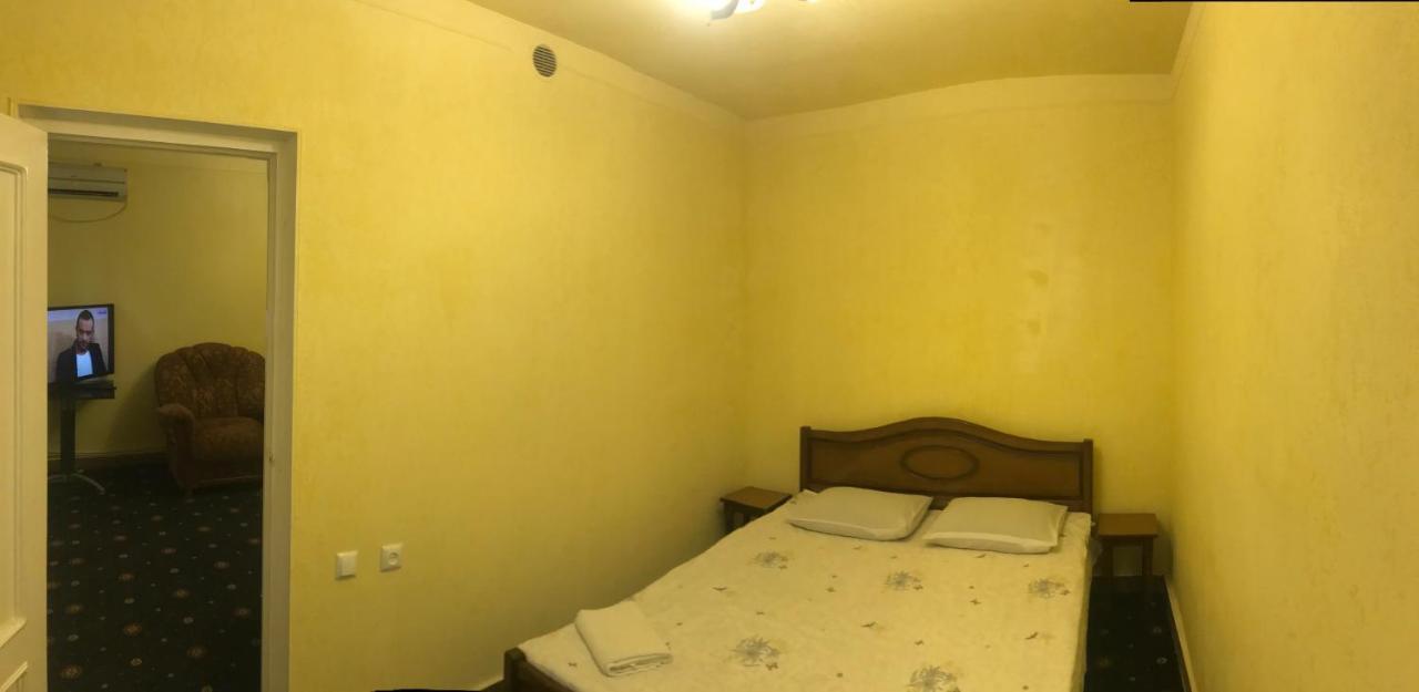 יירבאן Best Hostel Republic Square מראה חיצוני תמונה