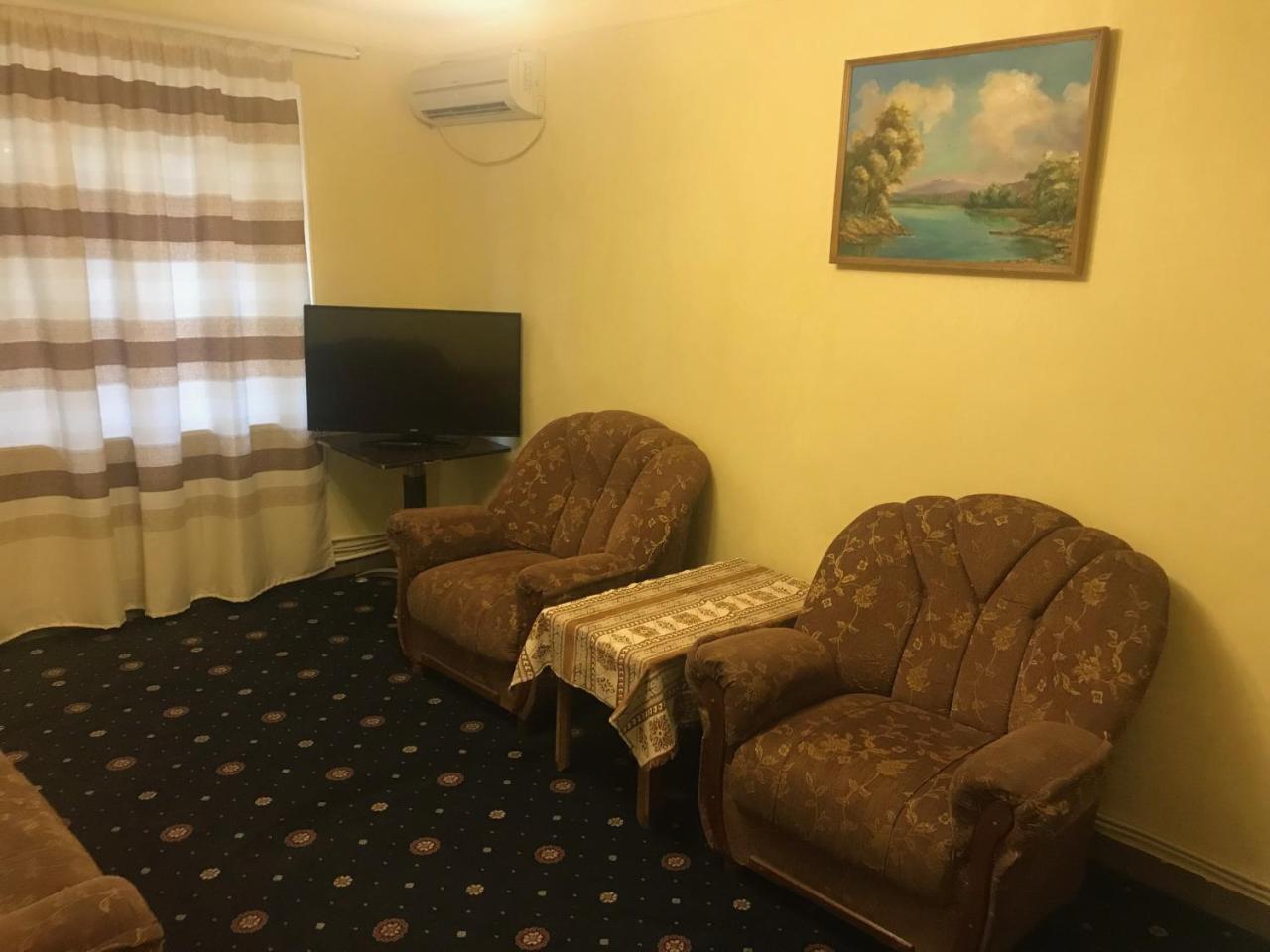 יירבאן Best Hostel Republic Square מראה חיצוני תמונה