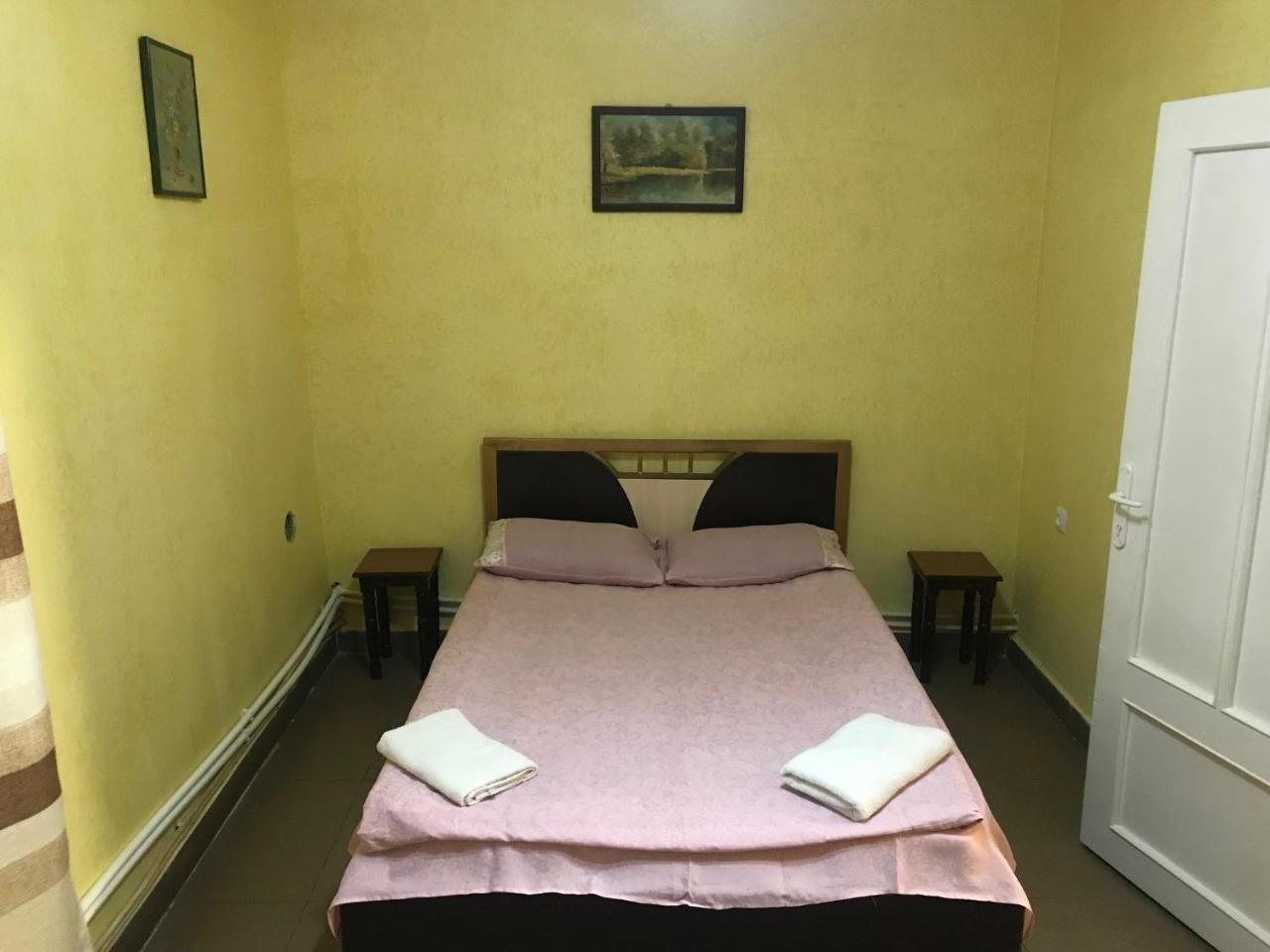יירבאן Best Hostel Republic Square מראה חיצוני תמונה