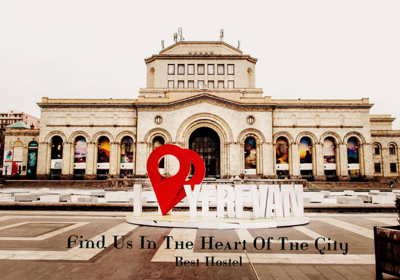 יירבאן Best Hostel Republic Square מראה חיצוני תמונה