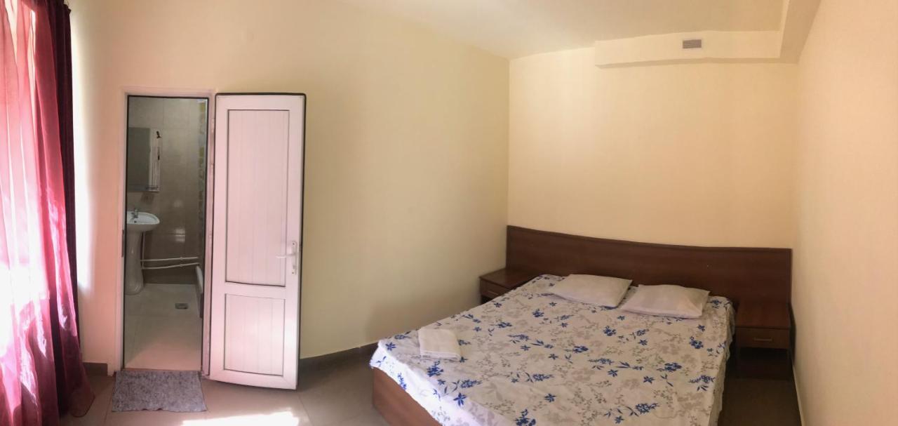 יירבאן Best Hostel Republic Square מראה חיצוני תמונה