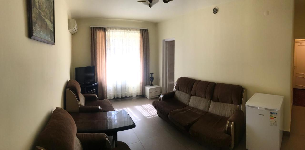 יירבאן Best Hostel Republic Square מראה חיצוני תמונה