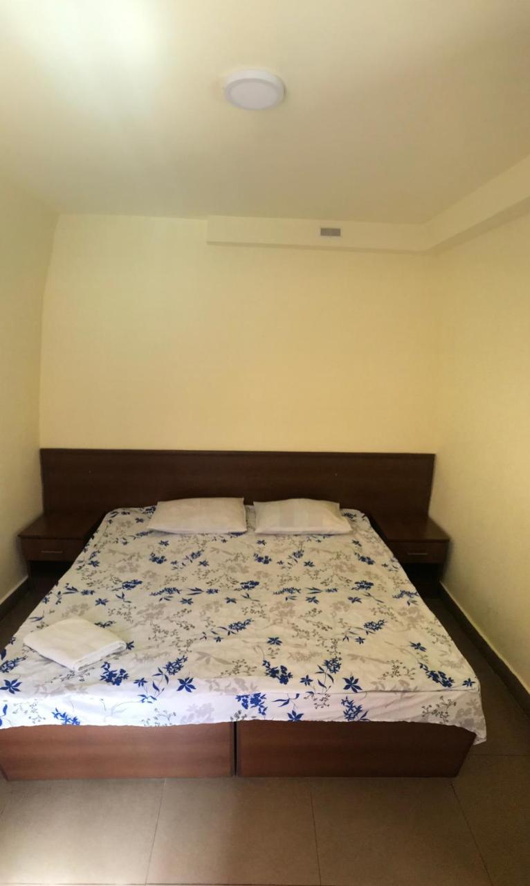 יירבאן Best Hostel Republic Square מראה חיצוני תמונה