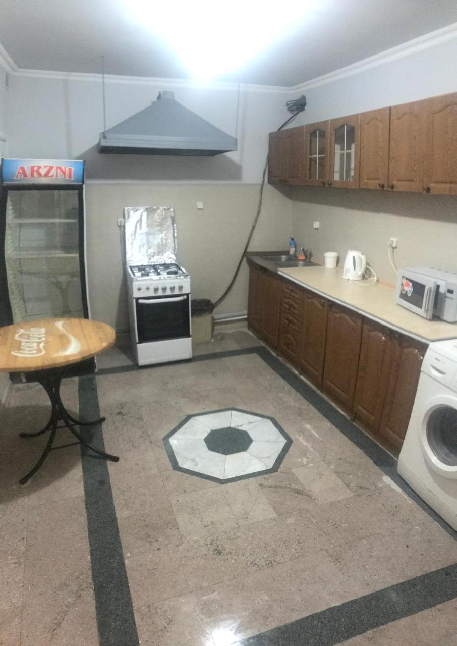 יירבאן Best Hostel Republic Square מראה חיצוני תמונה